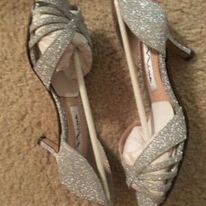 Nina Coella Dress Pump, Silver Baby Glitter, 5.5M